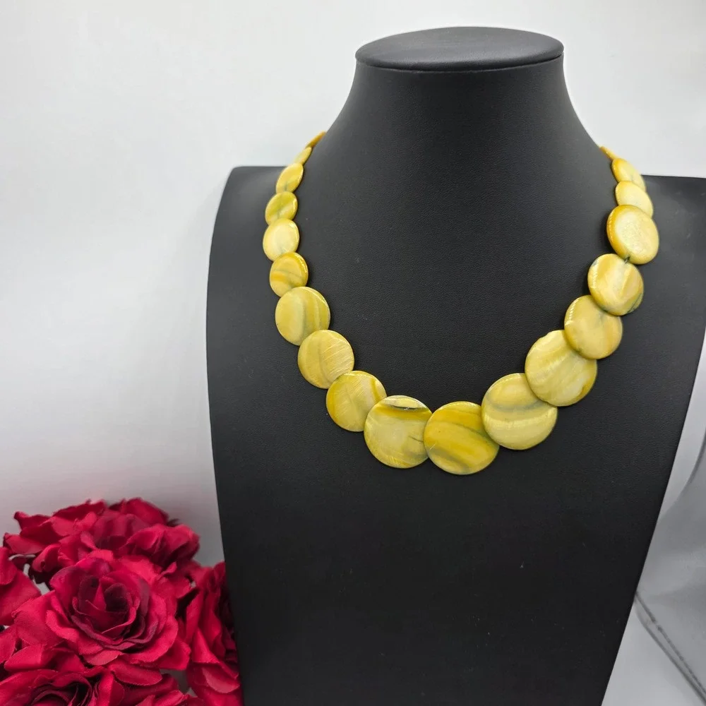 Feng Yue Yellow Mother of Pearl Shell Disc Statement Necklace 18 Inch Chunky